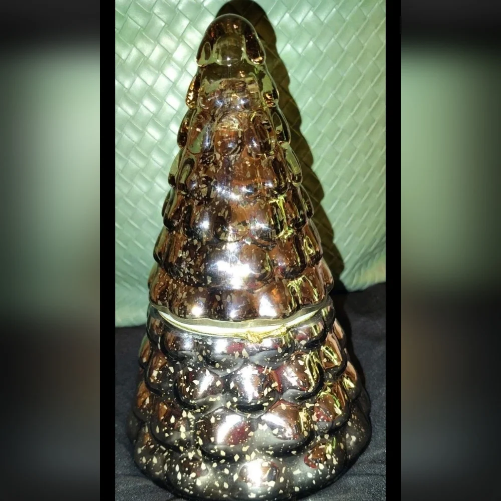 NWT Place And Time Cedar And Fig Glass Tree Candle